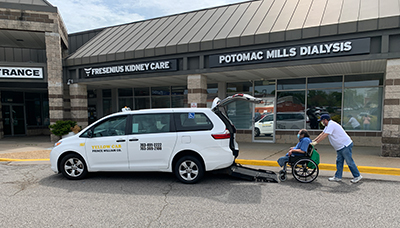 Handicap accessible taxi cab